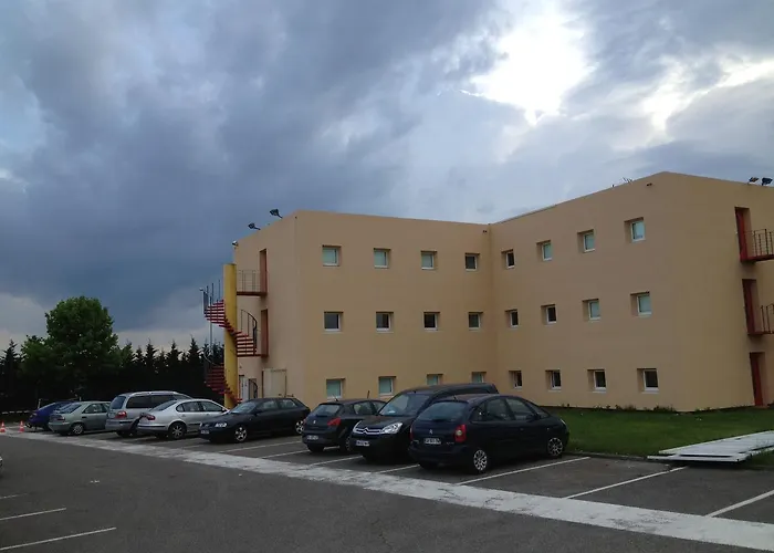 Lyon Est Hotel 2*
